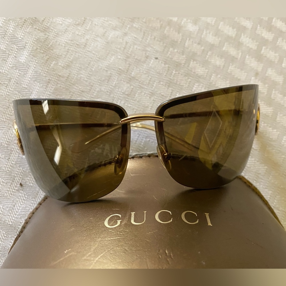Gucci Women's Brown Gradient Shield Sunglasses Y2K